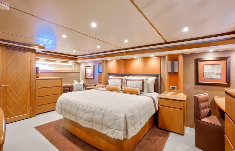 Done Deal Yacht Photos Pics Viking 82 Done Deal - Interior Stateroom