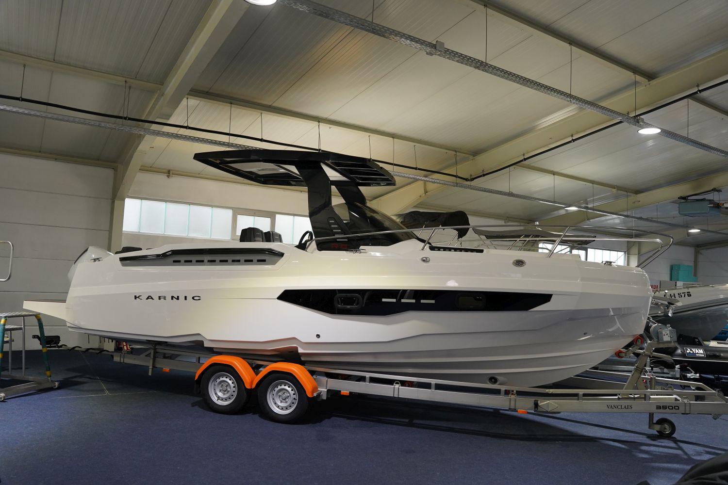 2026 Karnic R 8 HT Bold Line