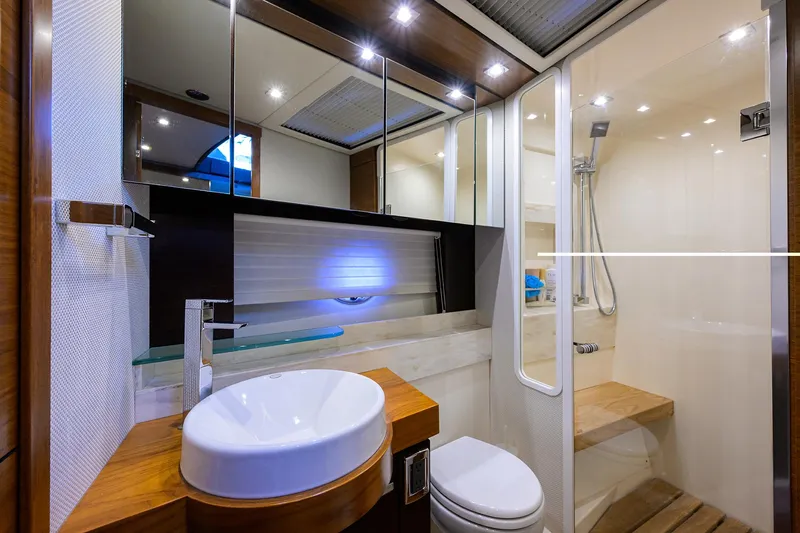 Mate Yacht Photos Pics Tiara 50 MATE - Guest Head Sink & Shower