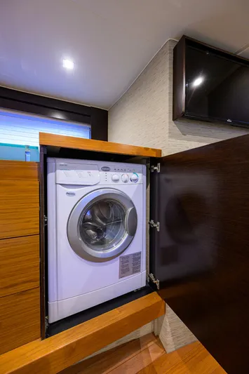 Mate Yacht Photos Pics Tiara 50 MATE - Laundry