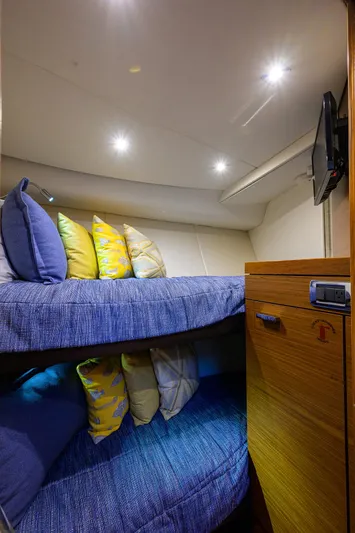 Mate Yacht Photos Pics Tiara 50 MATE -  Guest Stateroom Bunks