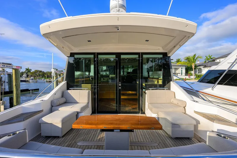 Mate Yacht Photos Pics Tiara 50 MATE - Cockpit