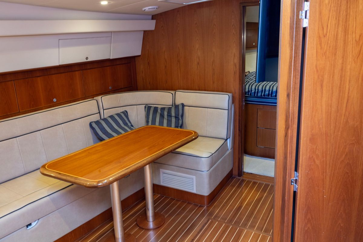 2012 Cabo 44 