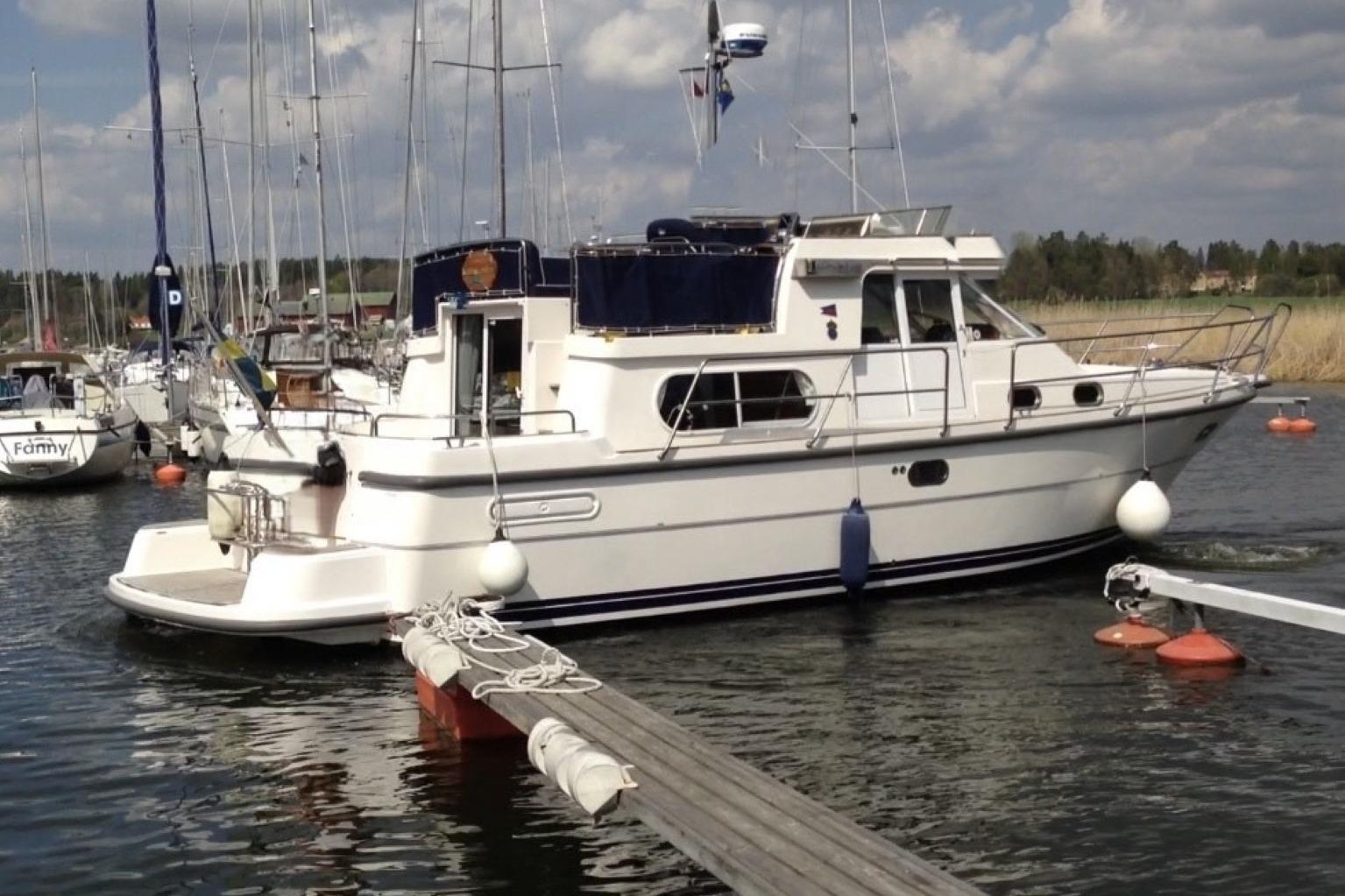 2003 Nimbus 380 Commander