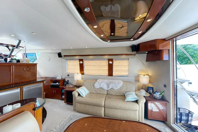 Susea Q Yacht Photos Pics Luxurious interior of a 2005 Carver 560 Voyager yacht with elegant furnishings.