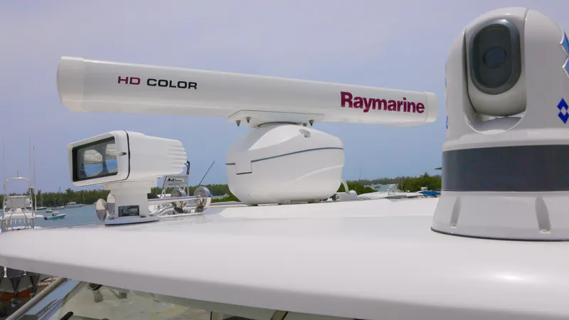  Yacht Photos Pics Close-up of 2016 Boston Whaler 420 Outrage's Raymarine HD Color radar system.