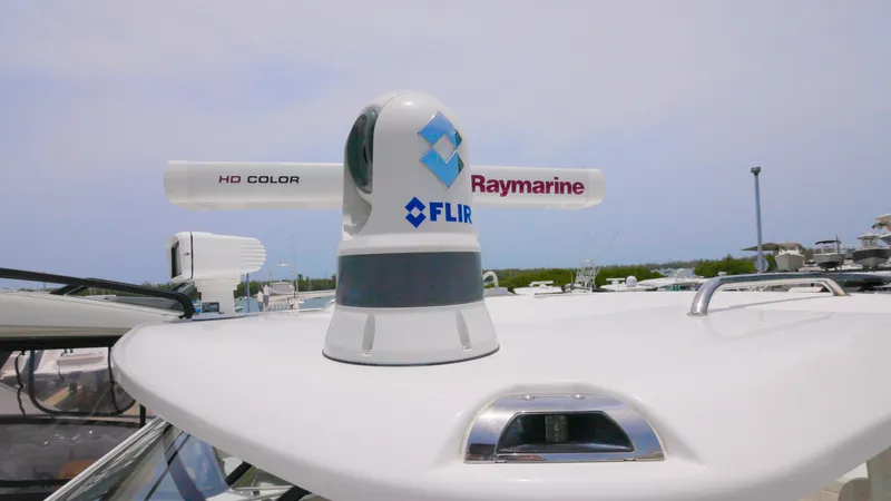  Yacht Photos Pics Raymarine and FLIR equipment on 2016 Boston Whaler 420 Outrage boat.