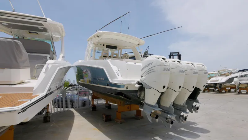  Yacht Photos Pics 2016 Boston Whaler 420 Outrage boat with four outboard engines on display.