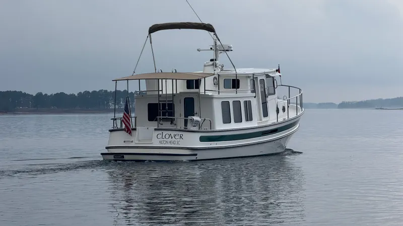 Clover Yacht Photos Pics Stern View