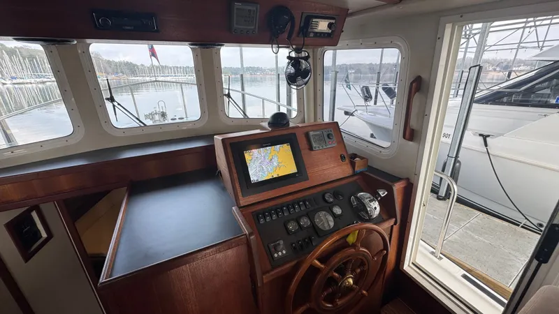 Clover Yacht Photos Pics Pilothouse