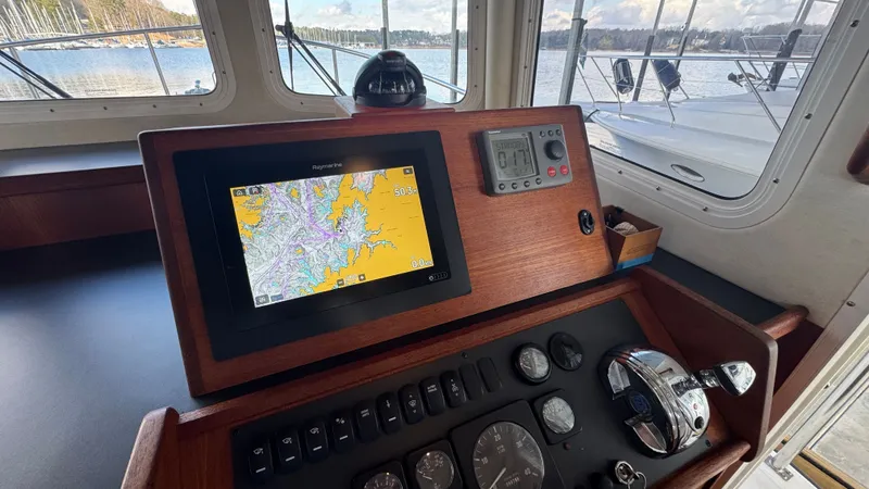 Clover Yacht Photos Pics Helm Station