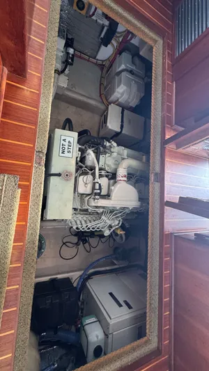 Clover Yacht Photos Pics Engine Room