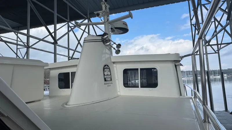 Clover Yacht Photos Pics Radar & Navigation Equipment