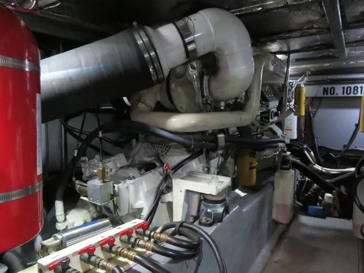  Yacht Photos Pics Engine room of a 1999 Sea Ray 480 DB yacht.