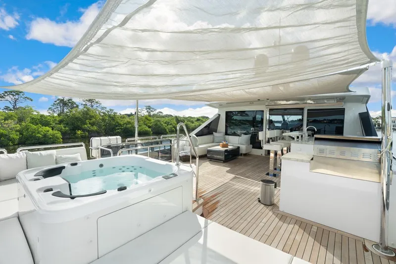 Twin Dreams Yacht Photos Pics Ocean Alexander 106 Twin Dreams 2022 - Aft Deck