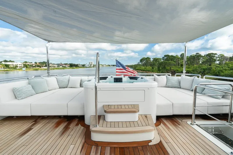 Twin Dreams Yacht Photos Pics Ocean Alexander 106 Twin Dreams 2022 - Aft Deck