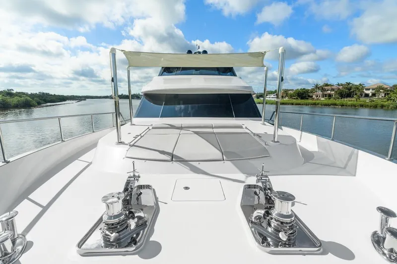 Twin Dreams Yacht Photos Pics Ocean Alexander 106 Twin Dreams 2022 - Sun Pad