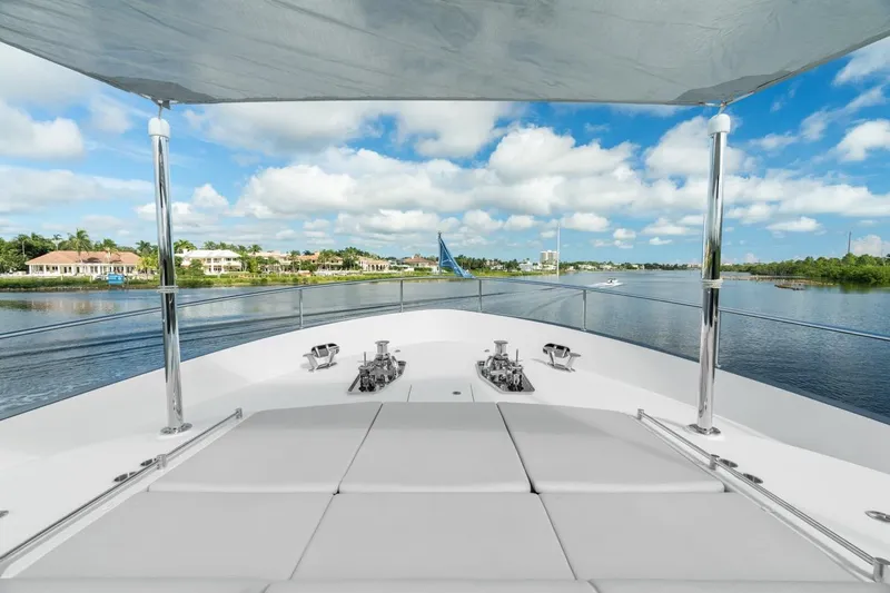 Twin Dreams Yacht Photos Pics Ocean Alexander 106 Twin Dreams 2022 - Sun Pad