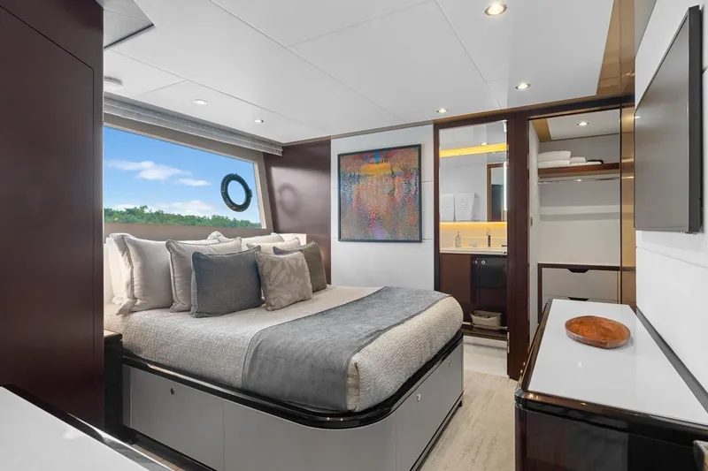 Twin Dreams Yacht Photos Pics Ocean Alexander 106 Twin Dreams 2022 - Stateroom