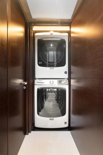 Twin Dreams Yacht Photos Pics Ocean Alexander 106 Twin Dreams 2022 - Washer Dryer