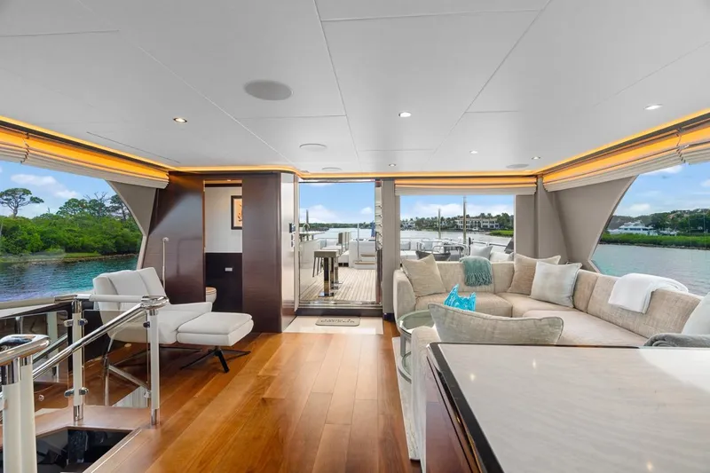 Twin Dreams Yacht Photos Pics Ocean Alexander 106 Twin Dreams 2022 - Sky Lounge