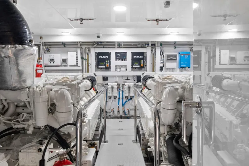 Twin Dreams Yacht Photos Pics Ocean Alexander 106 Twin Dreams 2022