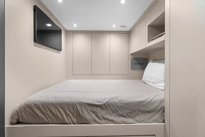 Twin Dreams Yacht Photos Pics Ocean Alexander 106 Twin Dreams 2022 - Crew