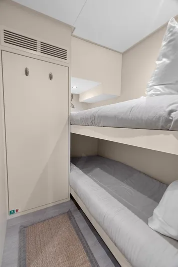 Twin Dreams Yacht Photos Pics Ocean Alexander 106 Twin Dreams 2022 - Crew