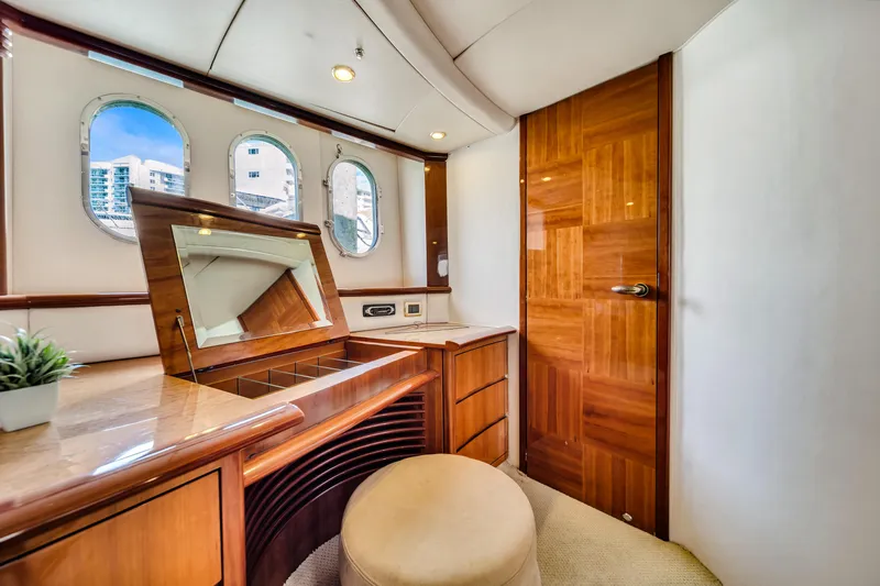 Alisa Yacht Photos Pics 