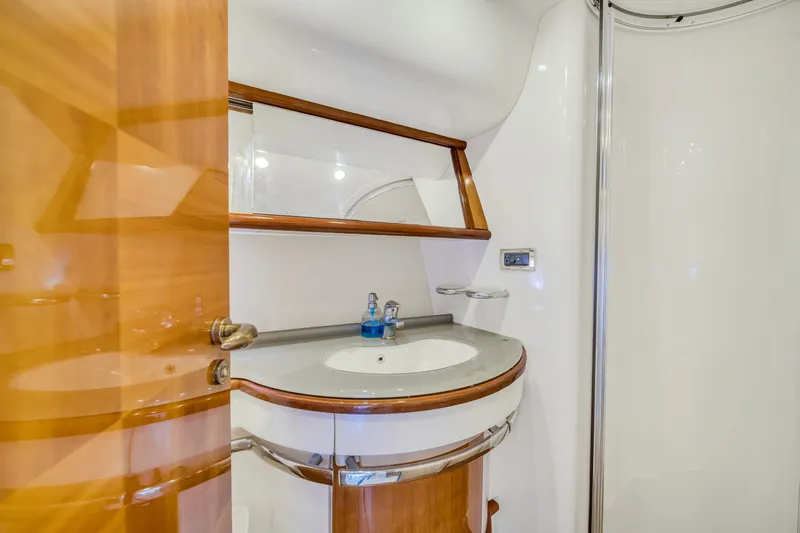 Alisa Yacht Photos Pics 