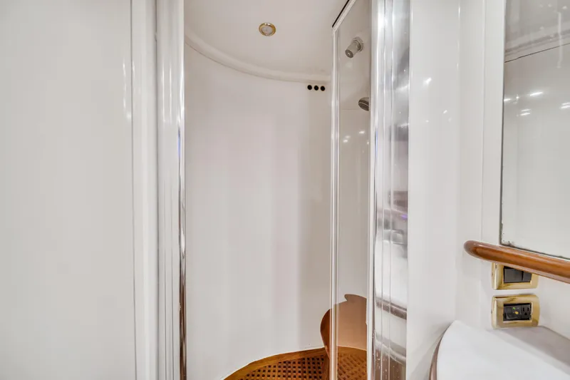 Alisa Yacht Photos Pics 