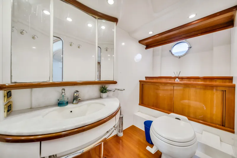 Alisa Yacht Photos Pics 