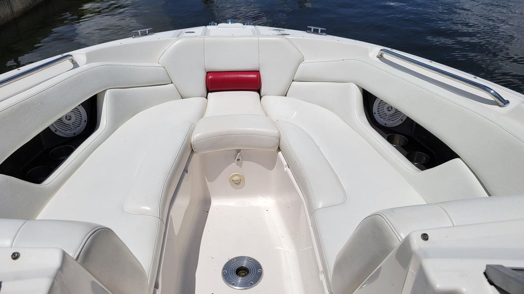 2007 Regal 2700 Bowrider