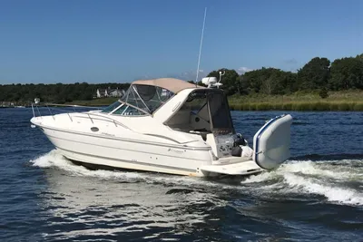 Cruisers Yachts 320 Express