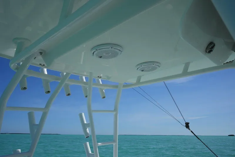 Layla Yacht Photos Pics Yellowfin 34 Layla - Speakers