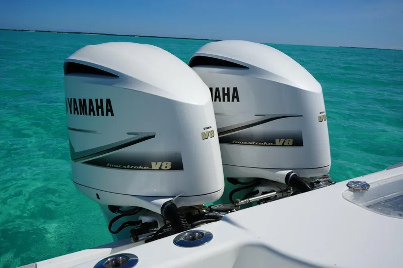 Layla Yacht Photos Pics Yellowfin 34 Layla - Twin Yamaha Engines