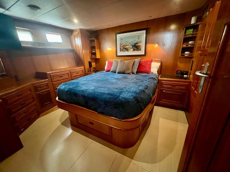 2000 Grand Alaskan 60 Pilothouse