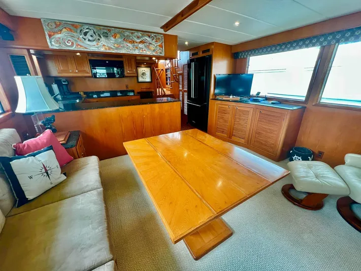 Synergy Yacht Photos Pics Dining Area