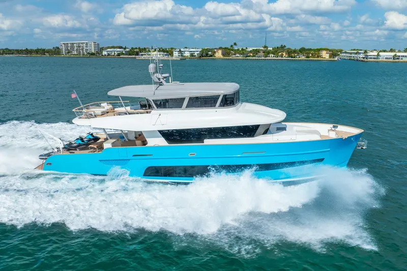 Lady Sadie Yacht Photos Pics Van der Valk LeVen 90 yacht cruising on blue ocean, 2019 model.