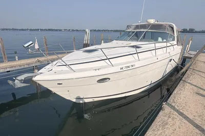 Rinker Fiesta Vee 410
