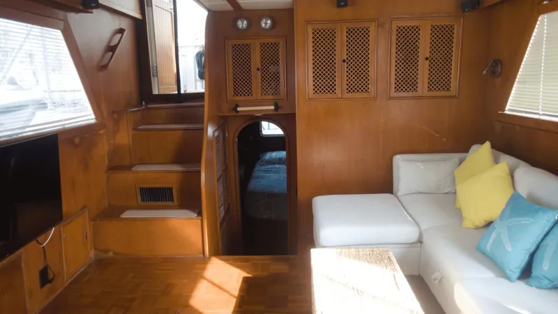 Avalon Yacht Photos Pics 