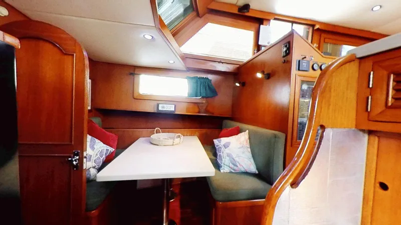 Avalon Yacht Photos Pics 