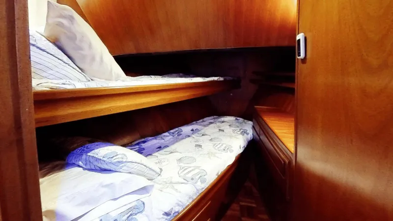 Avalon Yacht Photos Pics 