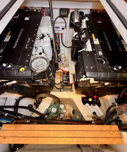 Grand Baby Yacht Photos Pics Engine room of 2018 Legacy 42 with dual Volvo Penta IPS 500 engines.