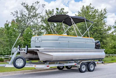 Tahoe Pontoon Aura Quad Lounge