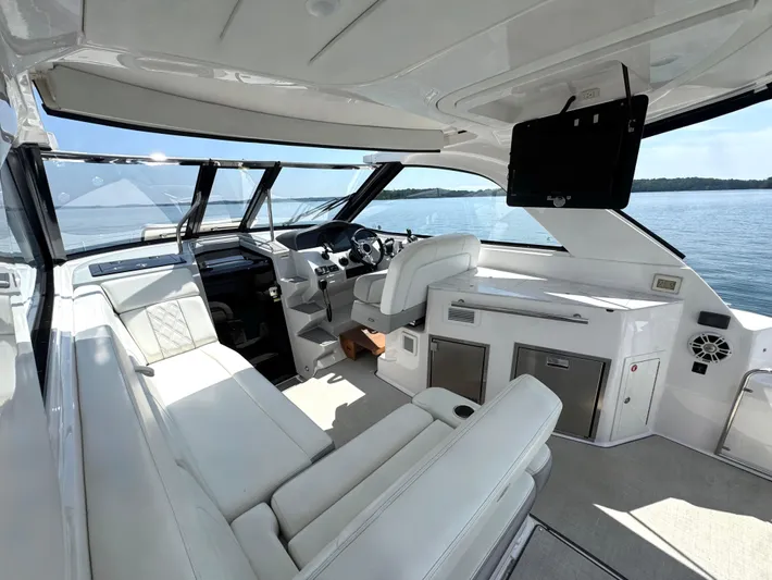  Yacht Photos Pics 2020 Regal 35 Sport Coupe - Image 10