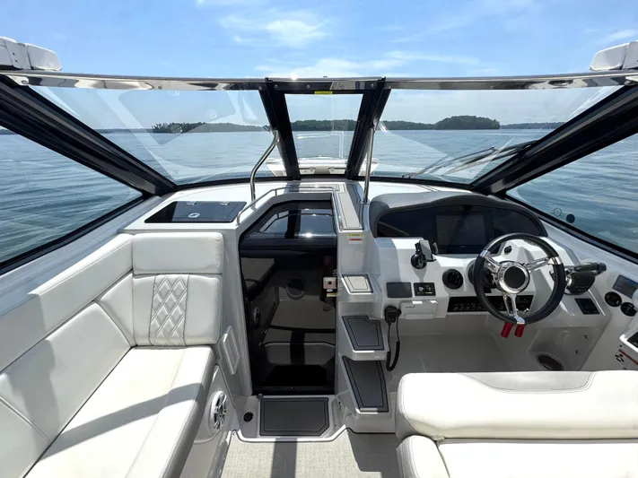  Yacht Photos Pics 2020 Regal 35 Sport Coupe - Image 17