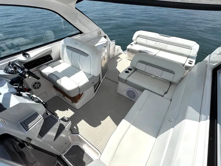  Yacht Photos Pics 2020 Regal 35 Sport Coupe - Image 19