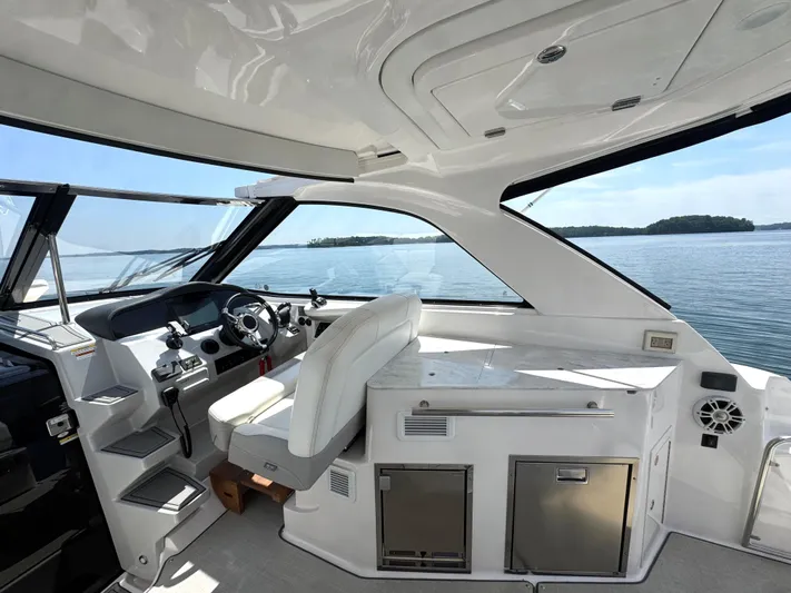  Yacht Photos Pics 2020 Regal 35 Sport Coupe - Image 11