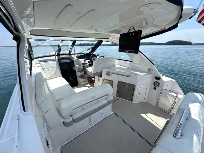  Yacht Photos Pics 2020 Regal 35 Sport Coupe - Image 9